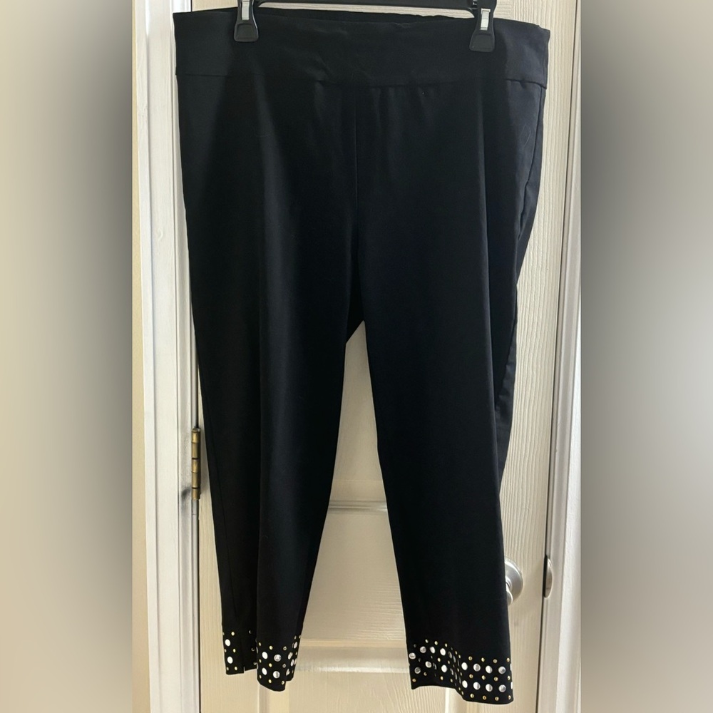 Zack and Rachel Capri pants with metal studs